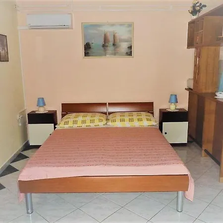 And With Parking Space Rabac, Labin - 12368 Gostinjska kuća Rabac