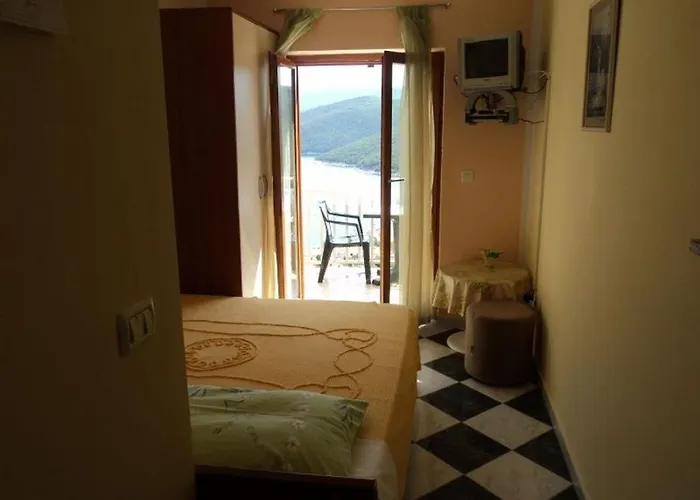 Guest house And With Parking Space Rabac, Labin - 12368 3*